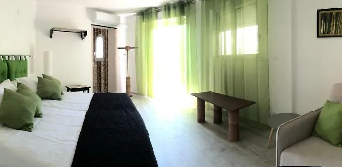 Maxima Sunset سانت ماكسيم