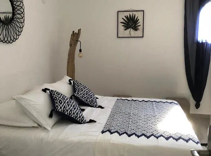 Maxima Sunset سانت ماكسيم